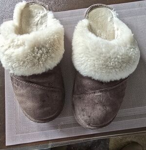 Cozy Brown Shearling Women's Slippers